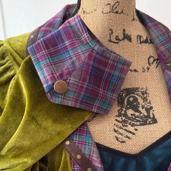 Olive Green Velvet Puff Sleeve Tailcoat Dress - Picture 9 of 11